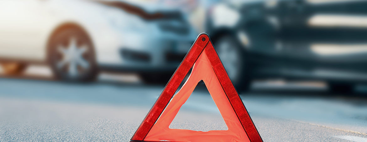 Unfallschaden, Warndreieck, Schadensmeldung